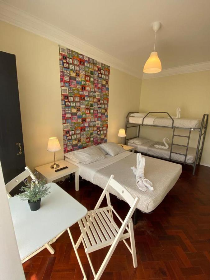Fontana Guesthouse Lisbona Esterno foto